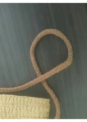 حقيبة قش مزخرف بزهر بنات