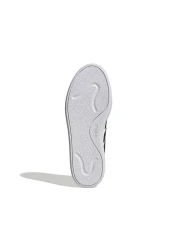 adidas حذاء رياضي كاجوال للمشي من كورتبلوك باللون الأبيض