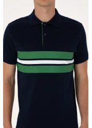 U.S. Polo Assn. تي شيرت رجالي ذو قصة عادية وياقة بولو باللون الأزرق الداكن 50306808-vr033