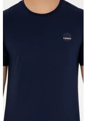 U.S. Polo Assn. تي شيرت رجالي ذو قصة عادية وياقة دائرية باللون الأزرق الداكن 50294329 -vr033