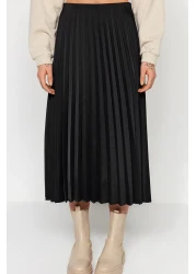  Collection تنورة متوسطة الطول من قماش الساتان باللون الأسود - تفاصيل مطوي، منسوج، TWOAW24ET00359