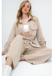 Trend Alaçatı Stili Beige Double Pocket Safari Jacket and Crepe Bottom Top Set with Wide Leg Pants with Elastic Waist Alc-X14086
