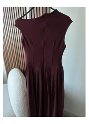 tugenatelier فستان طويل بتصميم نموذجي من PINTEREST باللون العنابي