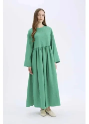 Defacto Crew Neck Long Sleeve Seersucker Textured Maxi Dress - Regular Fit E6597Ax25Sp