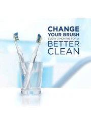 Oral-B Pro-Expert Bacteria Blast Manual Toothbrush Medium