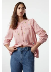  Collection قميص مطرز بنقشة الزهور البودرة - TWOSS23GO00152