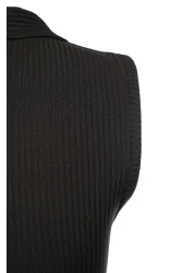  Collection بلوزة محبوكة قابلة للتمدد برقبة بولو سوداء اللون TWOSS22BZ0335