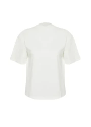  Collection تي شيرت أبيض 100% من القطن بياقة واقفة وأكمام ثلاثة أرباع TWOSS24TS00074