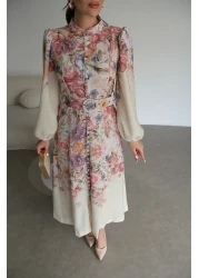 Julidress فستان من الكتان بتصميم مميز بطول متوسط ​​الطول وياقة واقفة وأزرار باللون البيج مع حزام