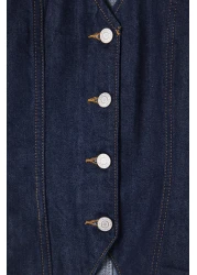  Collection بلوزة من قماش الدنيم بأكمام قصيرة باللون الأزرق الداكن ورقبة على شكل حرف V TWOSS25BZ00000