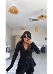 Buket Teke بلوزة دانتيل سوداء ممتازة