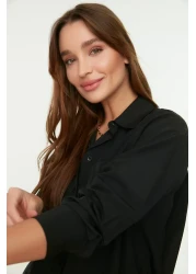  Collection قميص أسود بجيب واحد/قميص واسع من القطن المنسوج TWOAW20GO0115