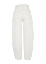  Collection جينز أبيض فضفاض بخصر عالٍ TWOSS23JE00295