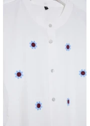  Collection فستان قميص منسوج متوسط الطول مطرز بالزهور من إكرو TWOSS25EL00039