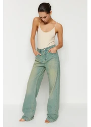  Collection جينز أزرق عتيق ذو تأثير شاحب عالي الخصر وواسع الساق TWOSS23JE00166