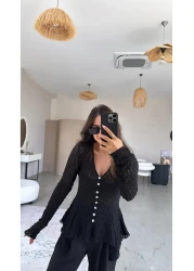 Buket Teke بلوزة دانتيل سوداء ممتازة