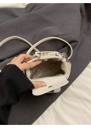 حقيبة كتف/هاتف مربعة صغيرة بتطريز وسلسلة لؤلؤية جديدة