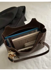 Retro Soft Leather Tote Bag For Women Large Capacity Shoulder Bag Personalized Minimalist Office Commute Handbag 2025 Spring Collection