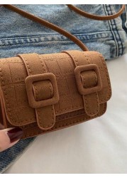 1 حقيبة صغيرة مربعة باللون الأحمر على شكل ظرف موضب بشكل أنيق، نمط عصري عبر الجسم، قماش خفيف الوزن، مريح للعب، م