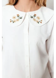  Collection قميص منسوج من القطن إكرو - ياقة مطرزة، مقاس عادي TWOSS23GO00009